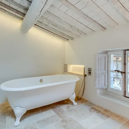 게스트하우스 La Maison De La Place Lourmarin 루르마랭
