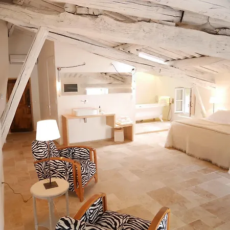 게스트하우스 La Maison De La Place Lourmarin 루르마랭